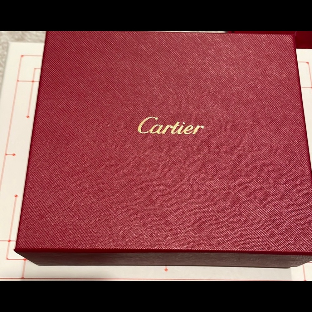 CARTIER La Panthere perfume